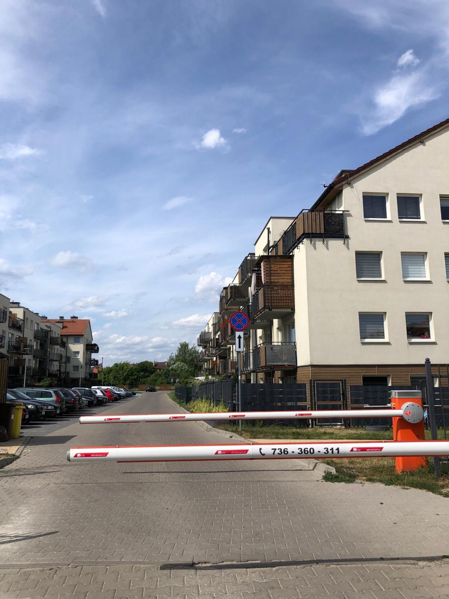 Ferienwohnung Urocze Mieszkanie Z Ogrodkiem I Bezplatny Parking Breslau Exterior foto